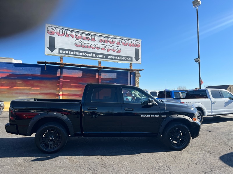 RAM 1500 4WD Crew Cab 140.5" Sport 2012