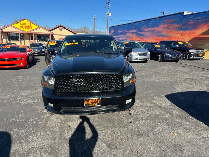 RAM 1500 4WD Crew Cab 140.5" Sport 2012