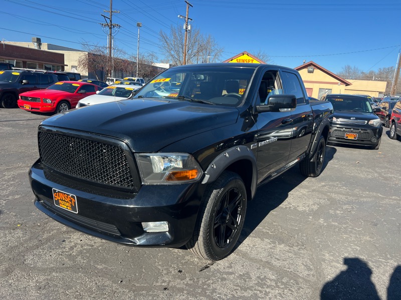RAM 1500 4WD Crew Cab 140.5" Sport 2012