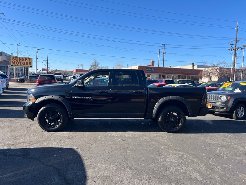 RAM 1500 4WD Crew Cab 140.5" Sport 2012