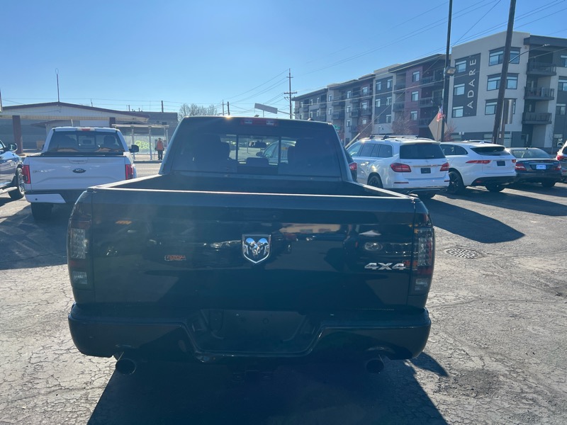 RAM 1500 4WD Crew Cab 140.5" Sport 2012