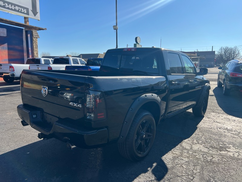 RAM 1500 4WD Crew Cab 140.5" Sport 2012