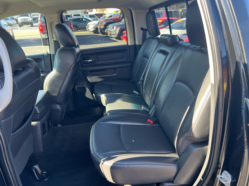 RAM 1500 4WD Crew Cab 140.5" Sport 2012