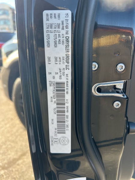 RAM 1500 4WD Crew Cab 140.5" Sport 2012