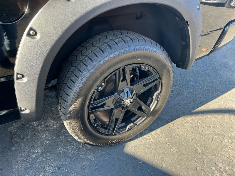 RAM 1500 4WD Crew Cab 140.5" Sport 2012