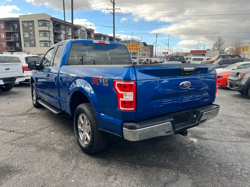 Ford F-150 4WD SuperCab 133" XLT 2018