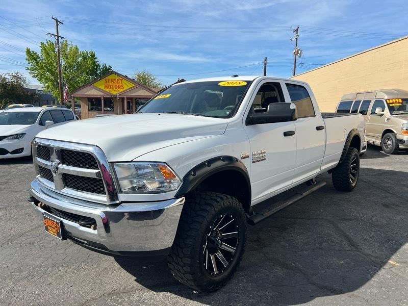 RAM 2500 Tradesman 4x4 Crew Cab 8' Box 2018
