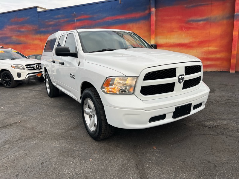 RAM 1500 4WD Quad Cab 140.5" Tradesman 2015