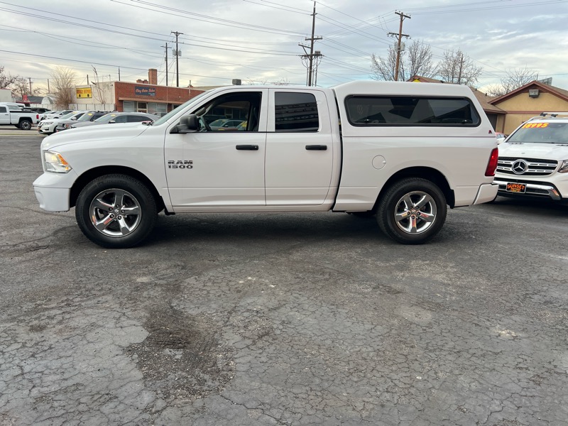 RAM 1500 4WD Quad Cab 140.5" Tradesman 2015