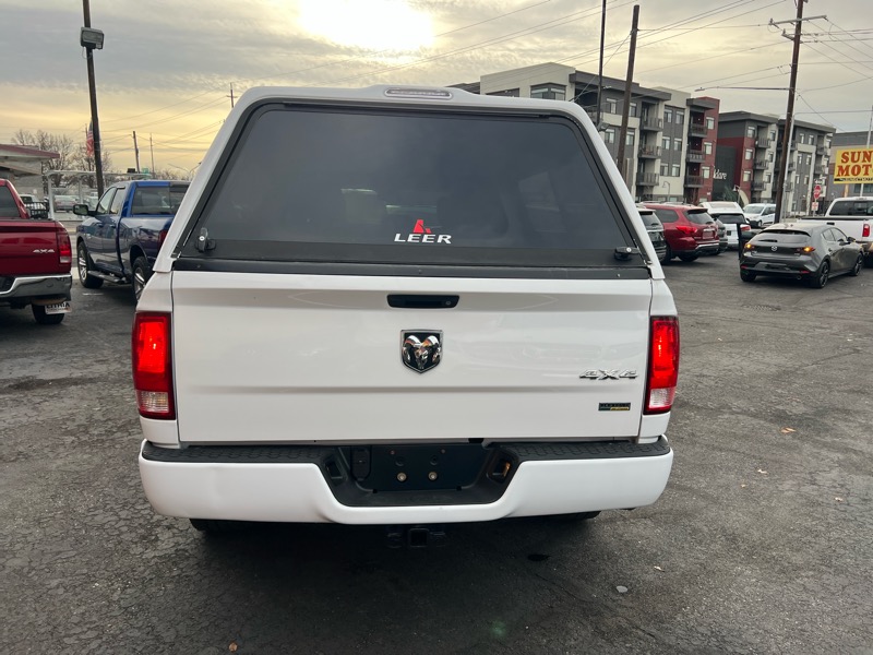 RAM 1500 4WD Quad Cab 140.5" Tradesman 2015