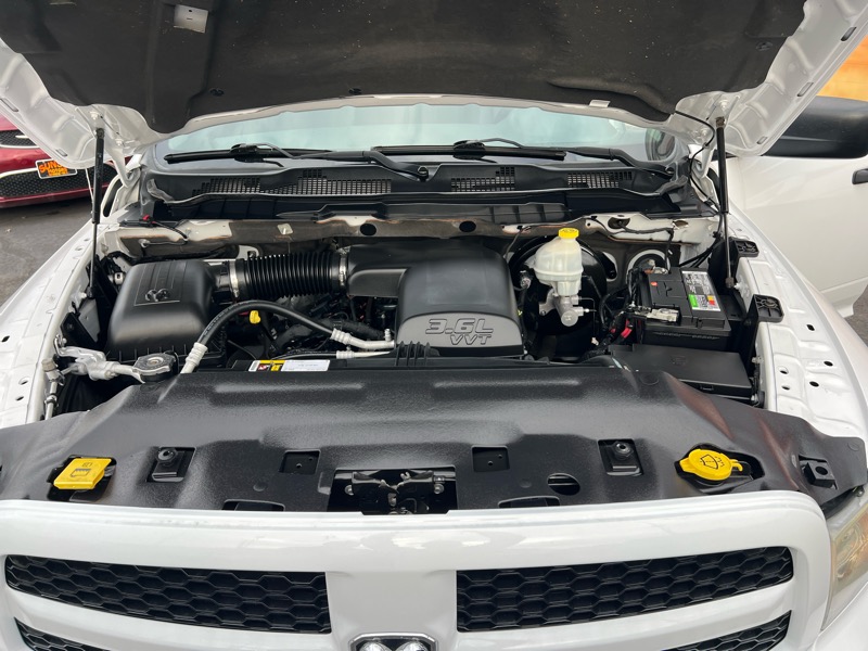 RAM 1500 4WD Quad Cab 140.5" Tradesman 2015