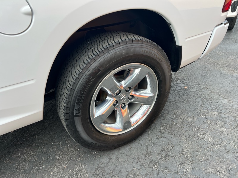 RAM 1500 4WD Quad Cab 140.5" Tradesman 2015