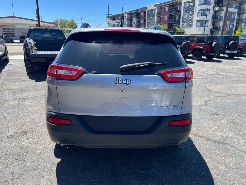 Jeep Cherokee FWD 4dr Sport 2016