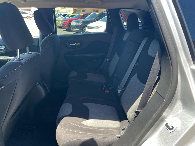 Jeep Cherokee FWD 4dr Sport 2016