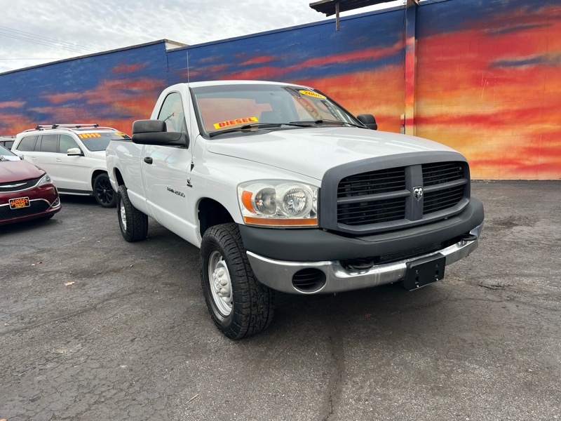 Dodge Ram 2500 2dr Reg Cab 140.5 4WD ST 2006