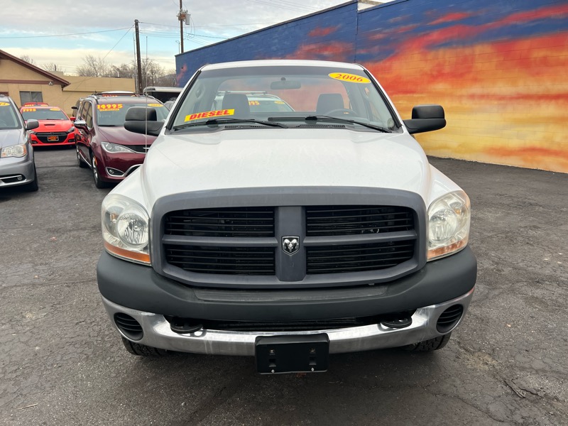 Dodge Ram 2500 2dr Reg Cab 140.5 4WD ST 2006