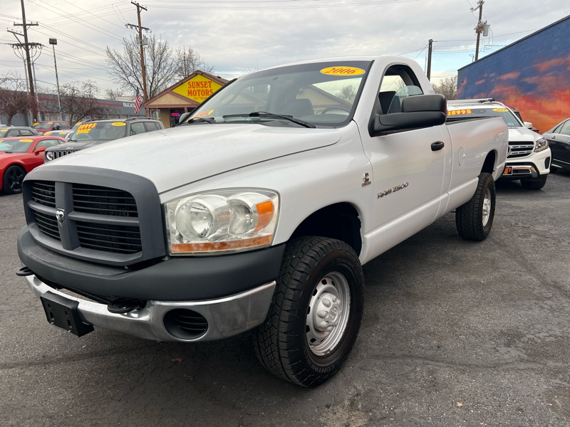 Dodge Ram 2500 2dr Reg Cab 140.5 4WD ST 2006