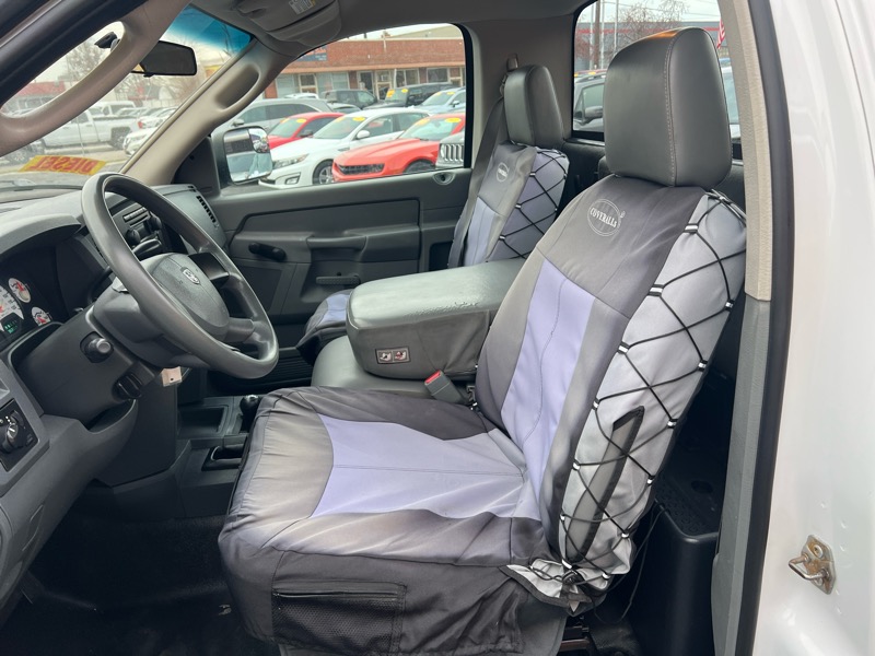 Dodge Ram 2500 2dr Reg Cab 140.5 4WD ST 2006