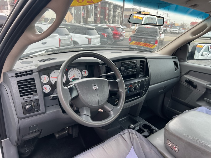 Dodge Ram 2500 2dr Reg Cab 140.5 4WD ST 2006