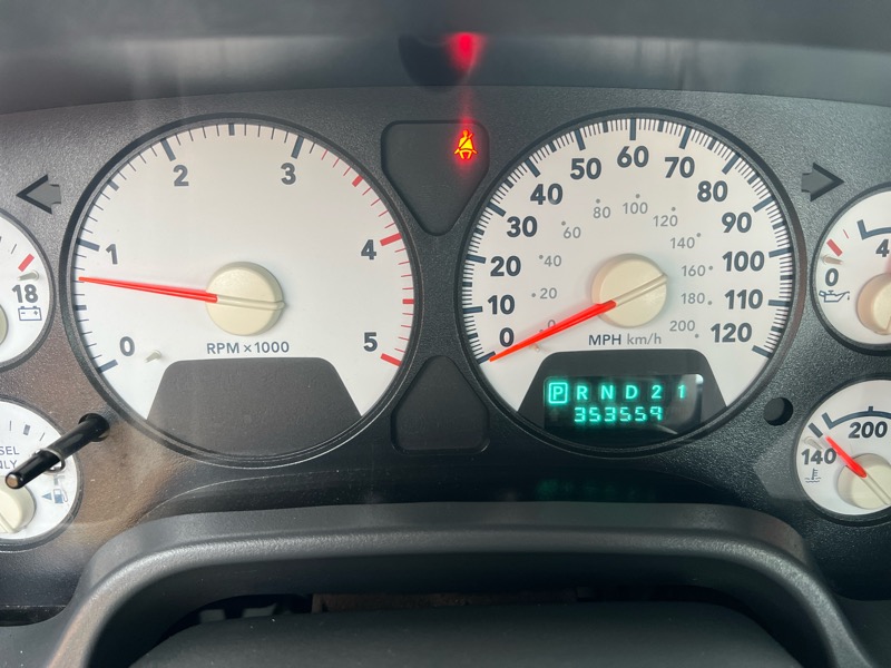 Dodge Ram 2500 2dr Reg Cab 140.5 4WD ST 2006