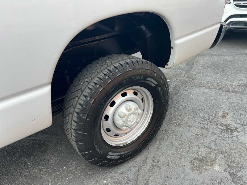 Dodge Ram 2500 2dr Reg Cab 140.5 4WD ST 2006