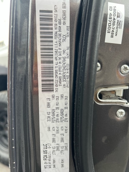 RAM 1500 Express 4x4 Crew Cab 5'7" Box 2017