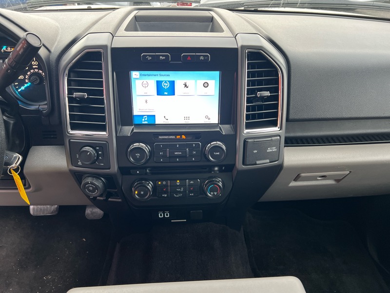 Ford F-150 4WD SuperCrew 145" XLT 2016