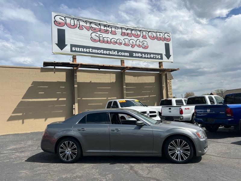 Chrysler 300 4dr Sdn V6 300S RWD 2012