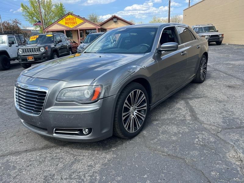 Chrysler 300 4dr Sdn V6 300S RWD 2012