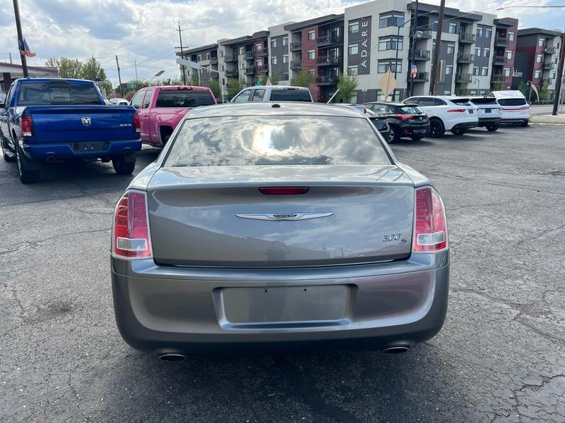 Chrysler 300 4dr Sdn V6 300S RWD 2012