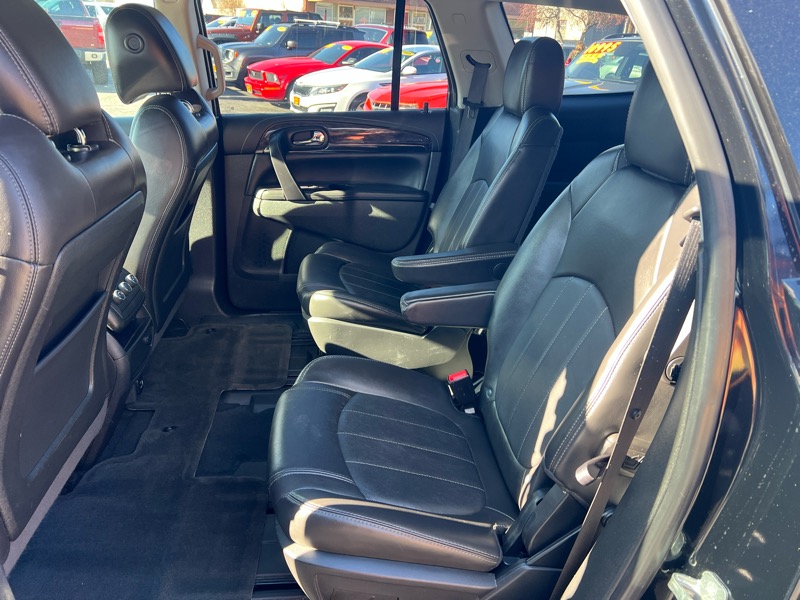 Buick Enclave FWD 4dr Leather 2017