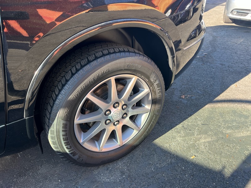 Buick Enclave FWD 4dr Leather 2017