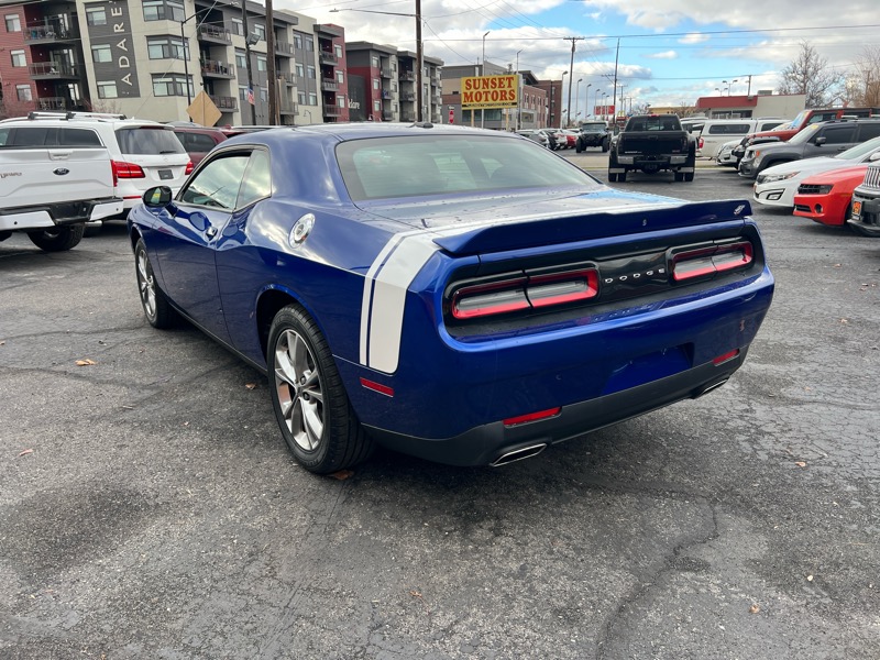 Dodge Challenger SXT AWD 2021