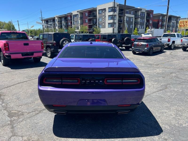 Dodge Challenger 2dr Cpe SXT Plus 2016