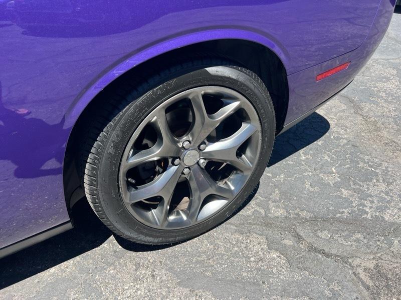 Dodge Challenger 2dr Cpe SXT Plus 2016