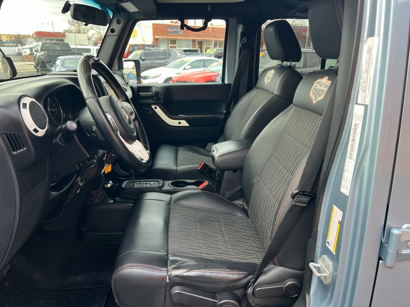 Jeep Wrangler Unlimited 4WD 4dr Altitude 2012