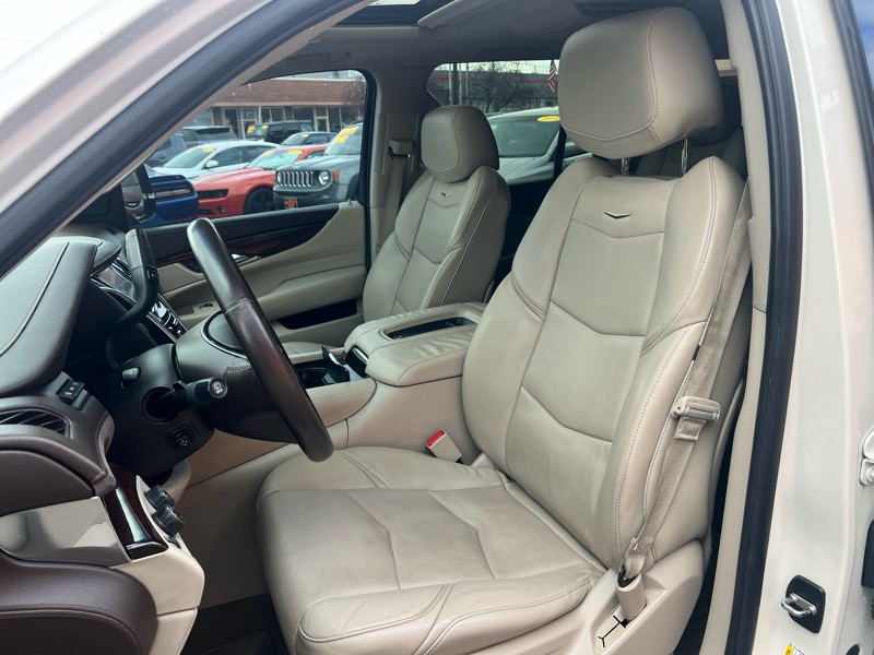 Cadillac Escalade 4WD 4dr Luxury 2015