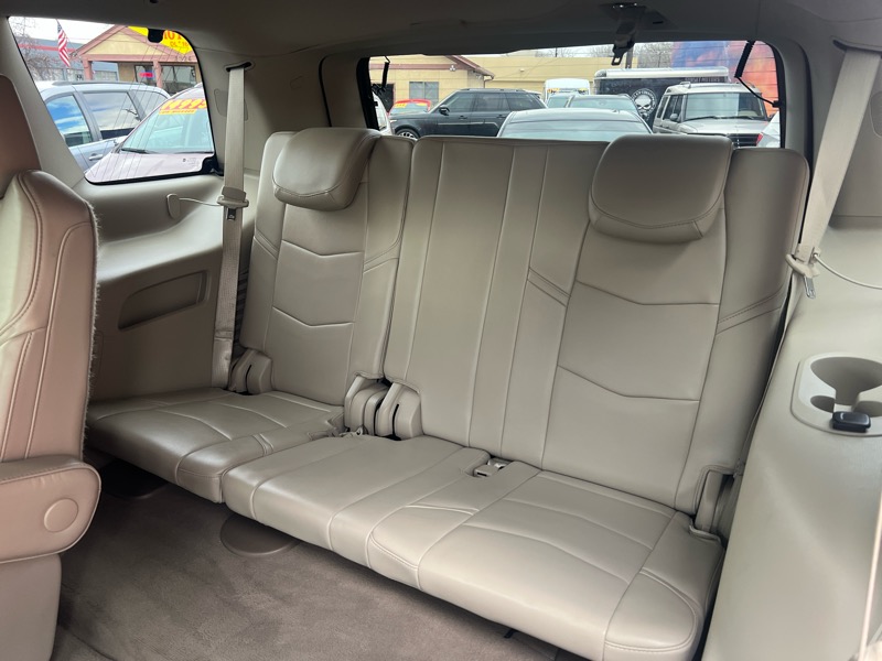 Cadillac Escalade 4WD 4dr Luxury 2015