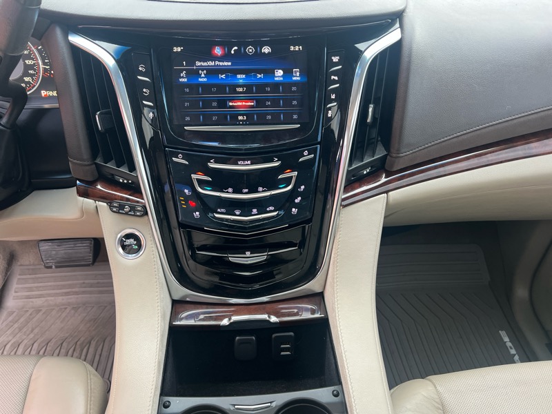Cadillac Escalade 4WD 4dr Luxury 2015