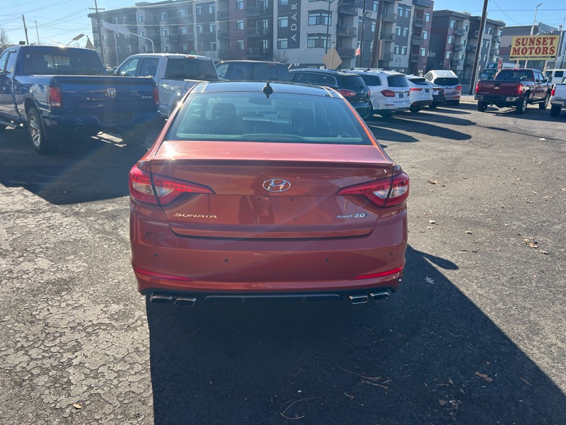 Hyundai Sonata 4dr Sdn 2.0T Limited w/Gray Accents 2015