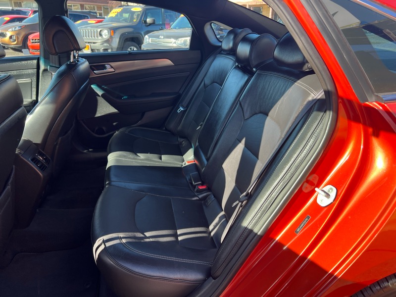 Hyundai Sonata 4dr Sdn 2.0T Limited w/Gray Accents 2015