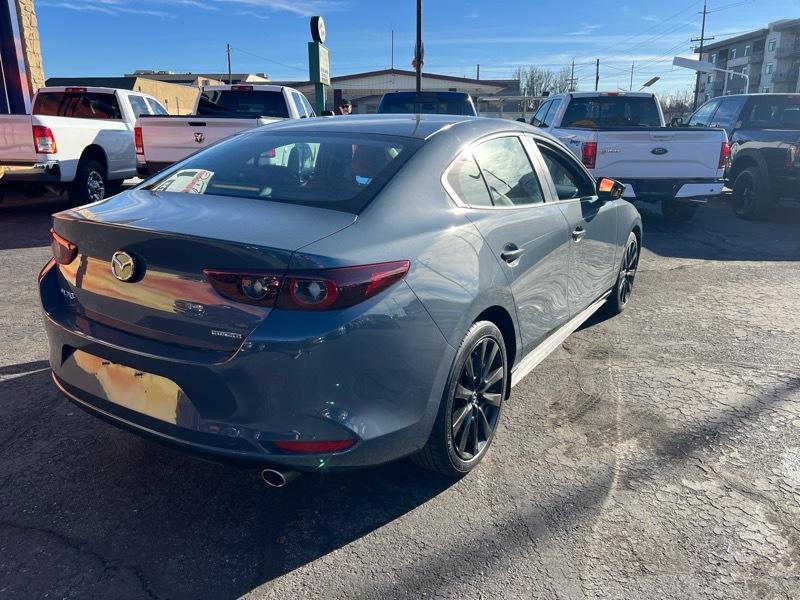 Mazda Mazda3 Sedan Carbon Edition FWD 2022