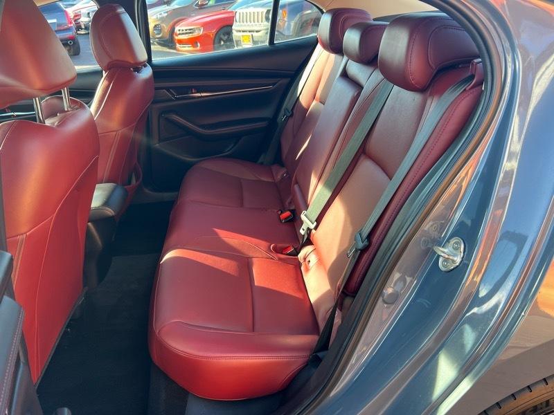 Mazda Mazda3 Sedan Carbon Edition FWD 2022