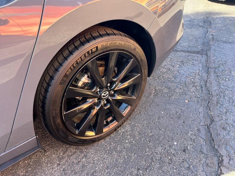 Mazda Mazda3 Sedan Carbon Edition FWD 2022