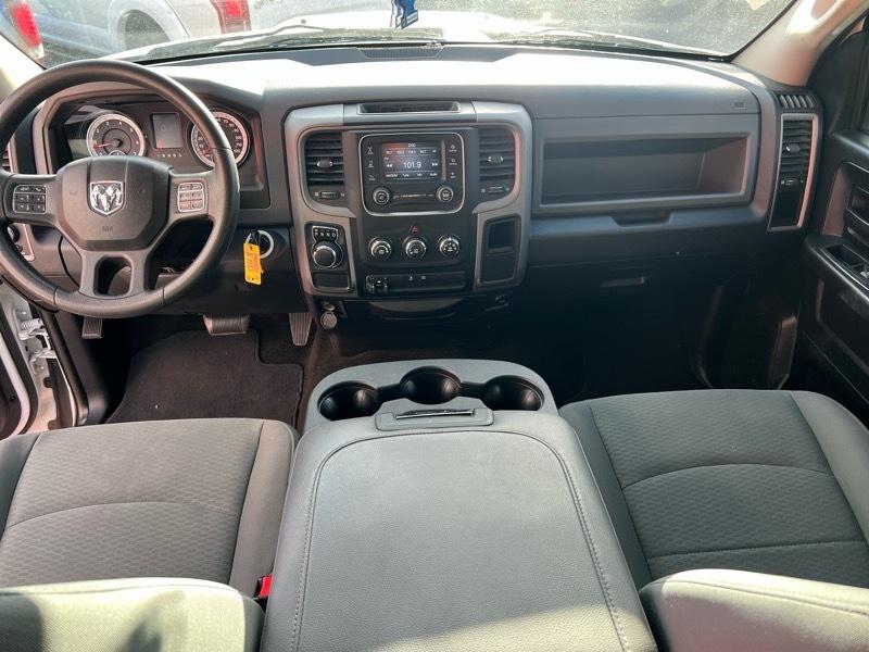 RAM 1500 2WD Crew Cab 140.5" Express 2015