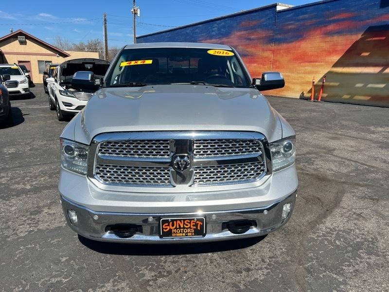 RAM 1500 4WD Crew Cab 149" Laramie 2016