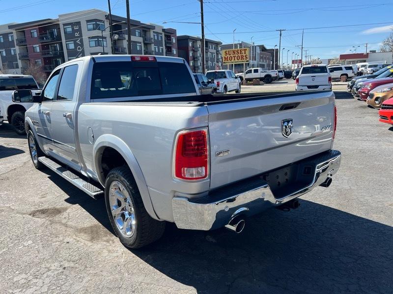 RAM 1500 4WD Crew Cab 149" Laramie 2016