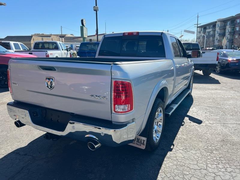 RAM 1500 4WD Crew Cab 149" Laramie 2016