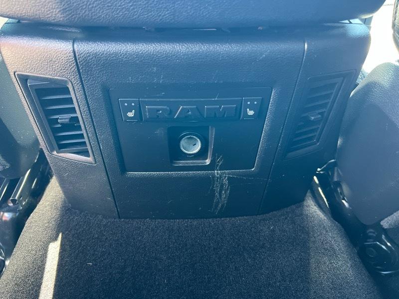 RAM 1500 4WD Crew Cab 149" Laramie 2016