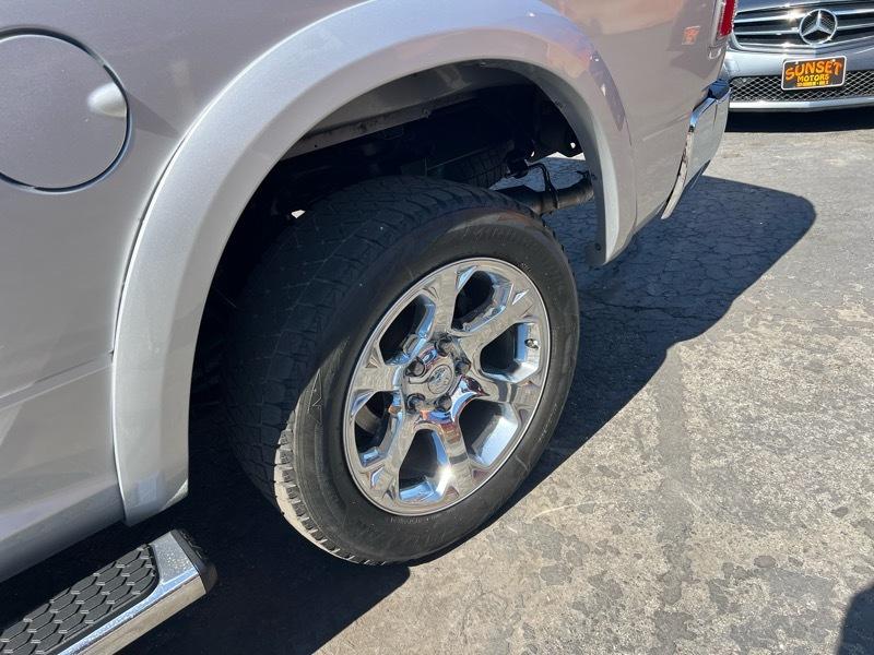 RAM 1500 4WD Crew Cab 149" Laramie 2016